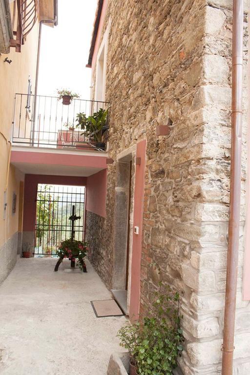 Villa Il Borgo Di Pegui Bolano Exterior foto